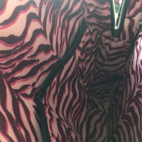 Stella and Dot animal print backpack in EUC🍀 - Picture 5 of 10